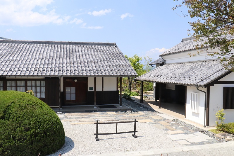 韮崎大村美術館ガイド案内